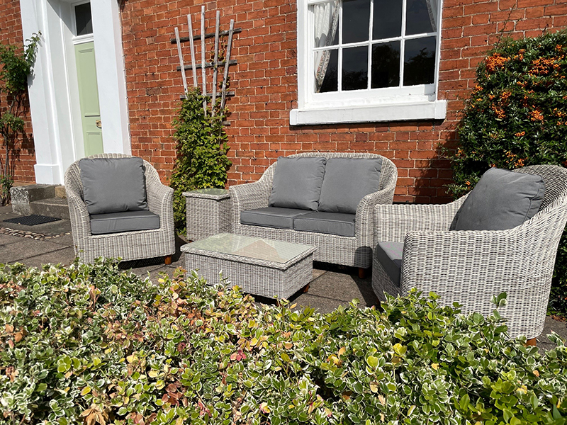 Product photograph of Fiji Smooth 5 Piece Suite from The Garden Furniture Centre Ltd