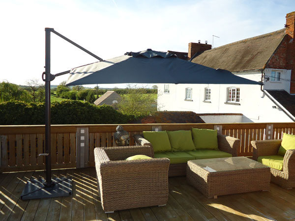 Product photograph of Junior Roma 2 75m Square Cantilever Parasol Beige Canopy Ex-display from The Garden Furniture Centre Ltd