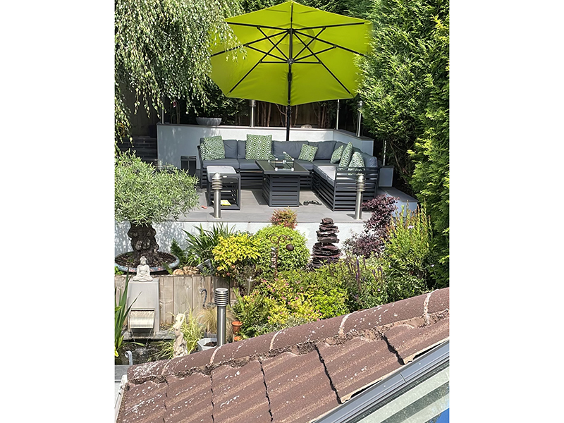 Product photograph of Junior Roma 3m Diameter Cantilever Parasol Lime Green Ex-display from The Garden Furniture Centre Ltd