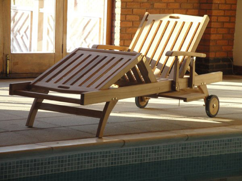 Product photograph of Stratford Sun Lounger from The Garden Furniture Centre Ltd