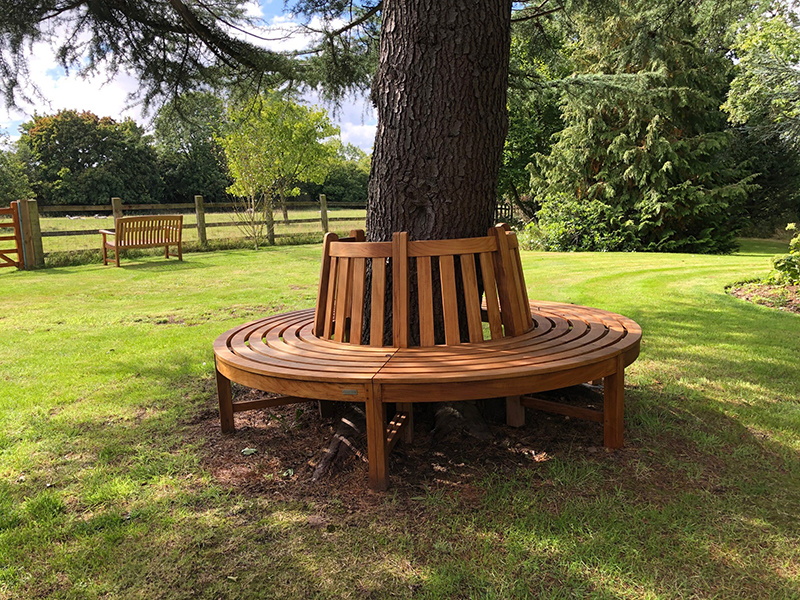 Product photograph of Medium Circular Tree Bench from The Garden Furniture Centre Ltd
