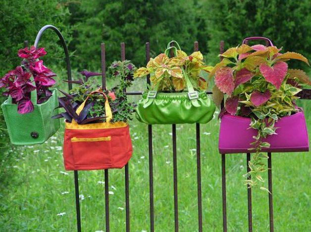 Novelty Garden Designs with Upcycled Flower Pots 